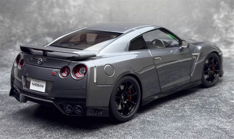 MOTORHELIX Nissan GT-R R35 T-Spec grey fully open 1:18 Car Pre-built Model view7