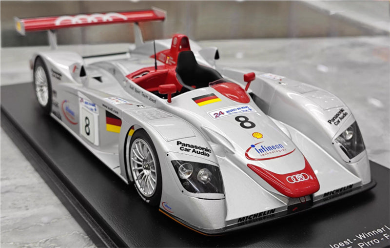 1:18 Audi R8 2000 Spark Le Mans Resin Car Model view7