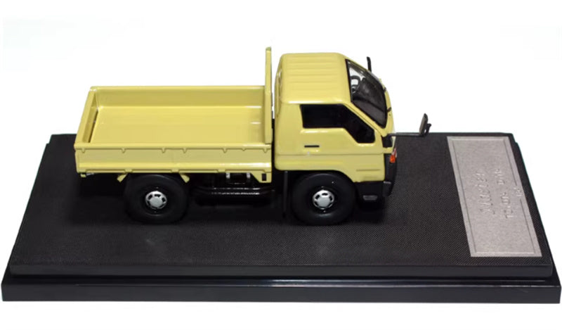 Master Toyota DYNA light truck Mud yellow left hand drive 1:64 Truck Pre-built Airliner Model Display view5