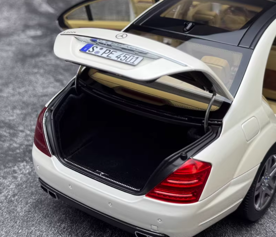 1:18 Mercedes-Benz S600L AMG W221  Diamond White  MOTORHELIX LTD 499PCS ONLY DIECAST car Model
