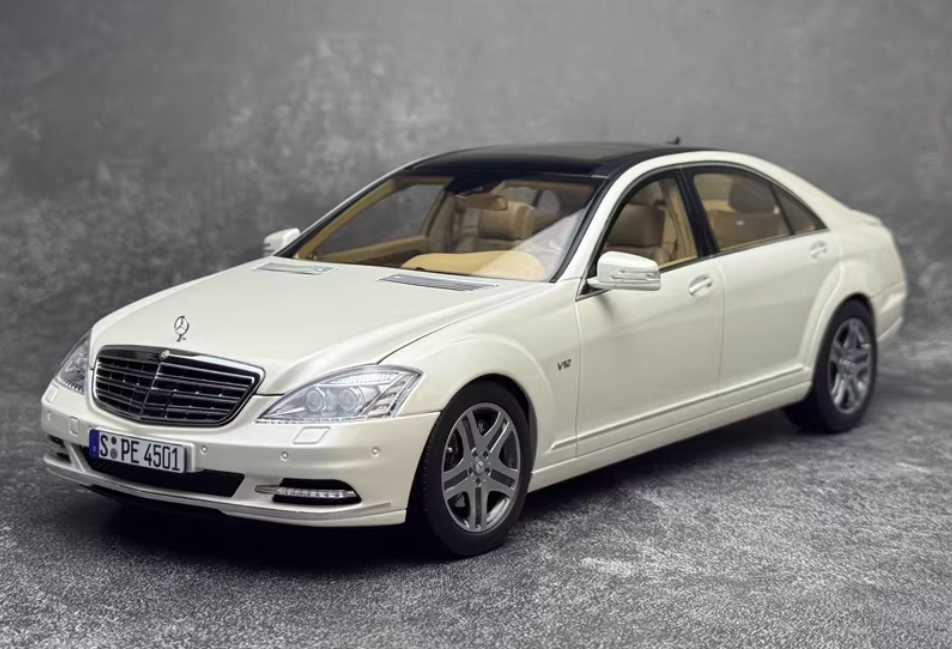 1:18 Mercedes-Benz S600L AMG W221  Diamond White  MOTORHELIX LTD 499PCS ONLY DIECAST car Model