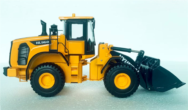 HITACHI HL960 CONSTRUCTION EQUIPMENT WHEEL LOADER Limited Collectors Edition 1:35 Truck Pre-built Model