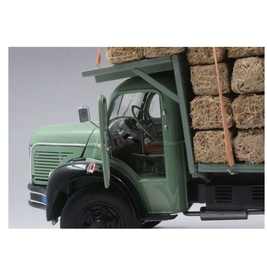 MQM BERLIET GLR 8R 1957 Grass Transport 1/24 DIECAST car