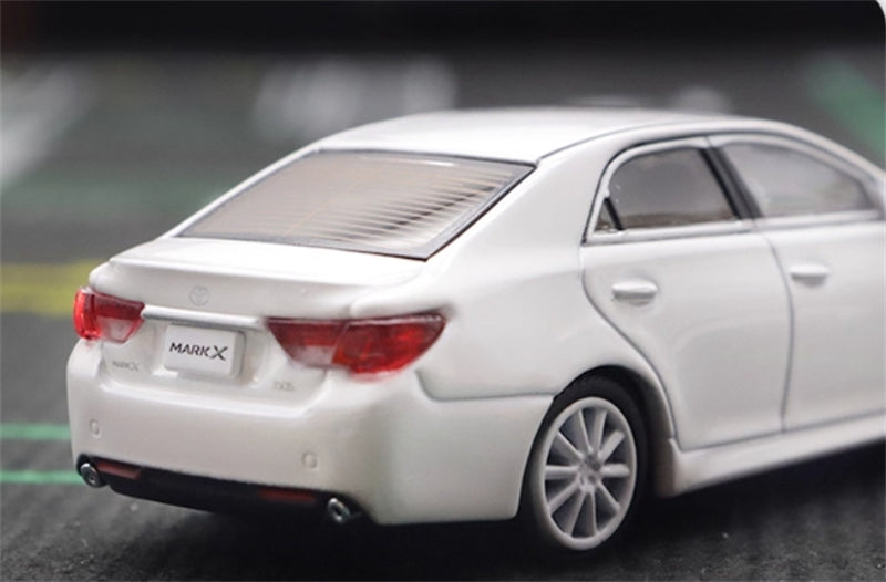 GCD Toyota Mark X White RHD 1:64 Car Pre-built Model view7
