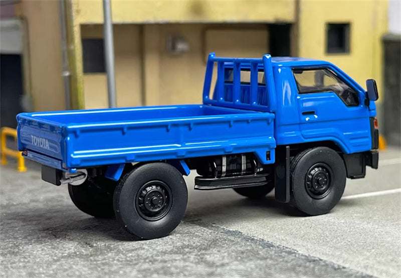 Master Toyota DYNA light truck Blue right hand drive 1:64 Truck Pre-built Airliner Model Display view3