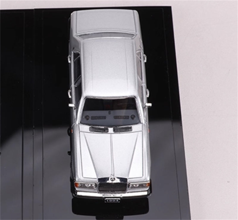 GFCC 1994 Rolls Royce Silver Spur III Silver Limited Edition LHD 1:64 car Pre-built Model view4