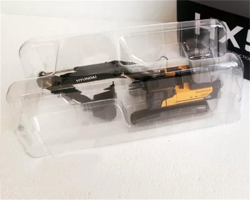 1:35   HX500L HYUNDAI Limited Collectors Edition Black yellow Diecast Model