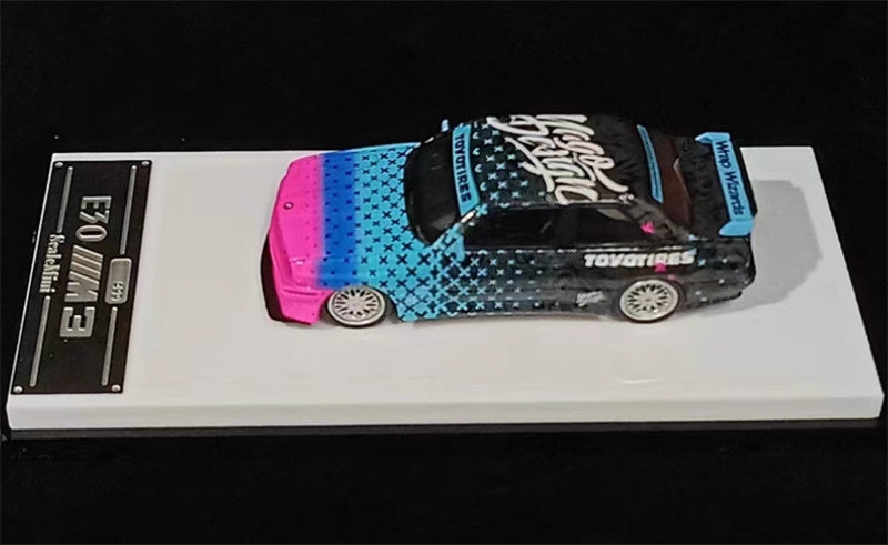 ScaleMini BMW M3 first generation E30 low slung sports car Electric pink black coating Limited Edition 499PCS ONLY 1:64 Car Pre-built Model view4