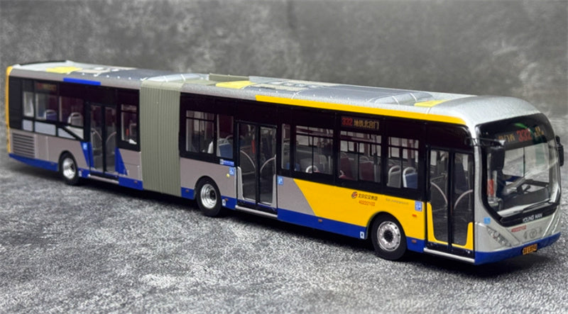 Beijing Public Transport Young Man JNP6181GVC 332 Road Articulated bus 1:64 Bus Pre-built Model view6
