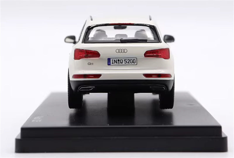1:43 Audi Q5 SUV 2016 White  Audi  DIECAST Car Model