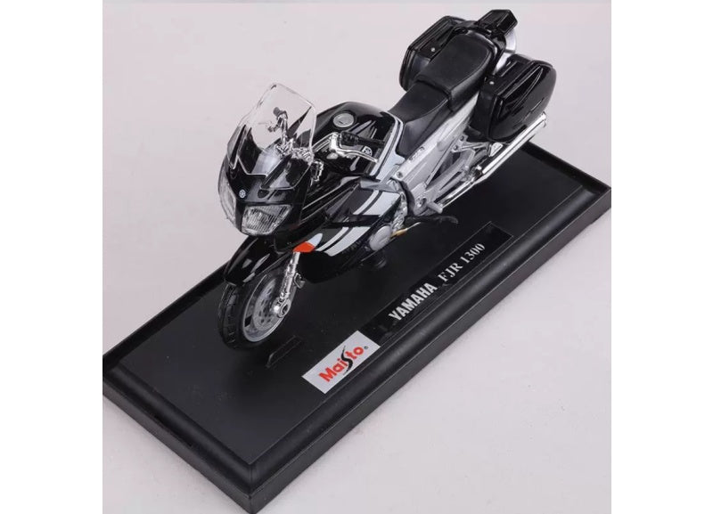 1:18 Yamaha FJR 1300 2006 Black/White  Maisto  Diecast Motorcycle Model