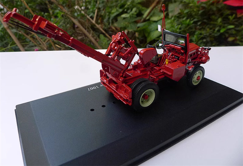 FLOZ Raimundle Agricultural Traktor 1967 red 1:43 Truck Pre-built Model