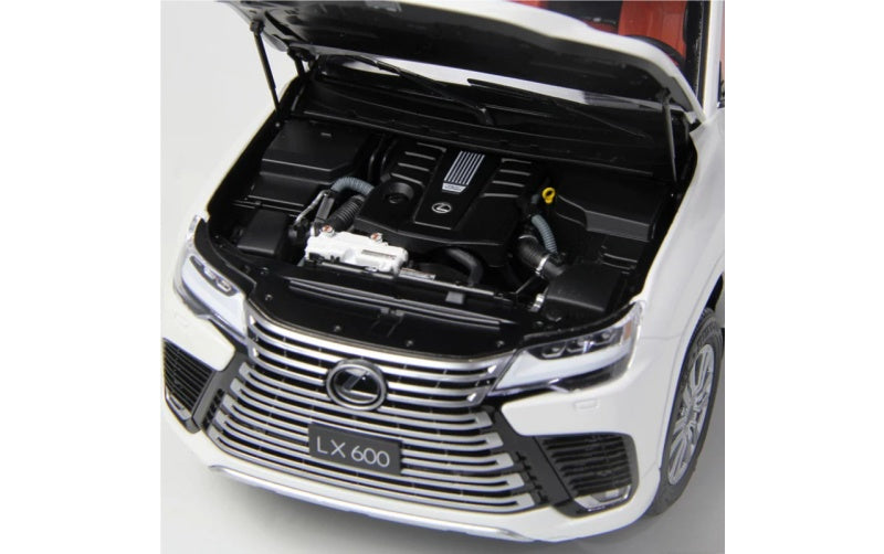 1:18 Lexus LX600 White LCD MODELS DIECAST Truck Model