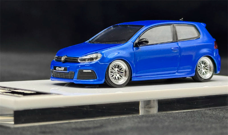 Max well Volkswagen Golf R MK6 Exhibition Edition Blue low stance White base Limited Edition 1:64 Car Pre-built Airliner Model Display view5