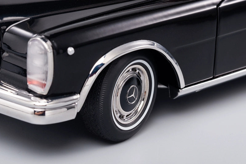 KengFai Mercedes Benz S600 Pullman Classic Car Pearlescent black 1:18 DIECAST CAR