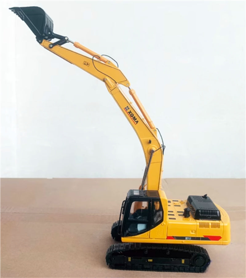 XGMA XG836 New Excavator 1:35 Truck Pre-built Model