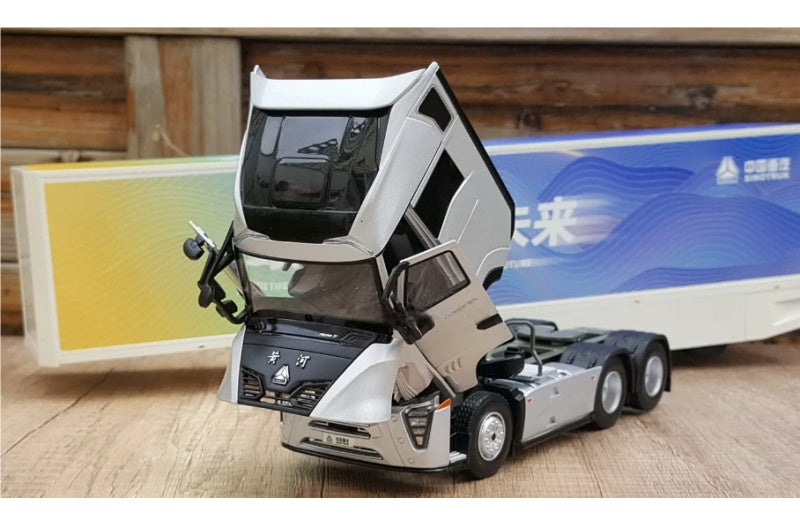 Sinotruk New Yellow River Container Truck silver 1:36 Truck Pre-built Airliner Model Display view7