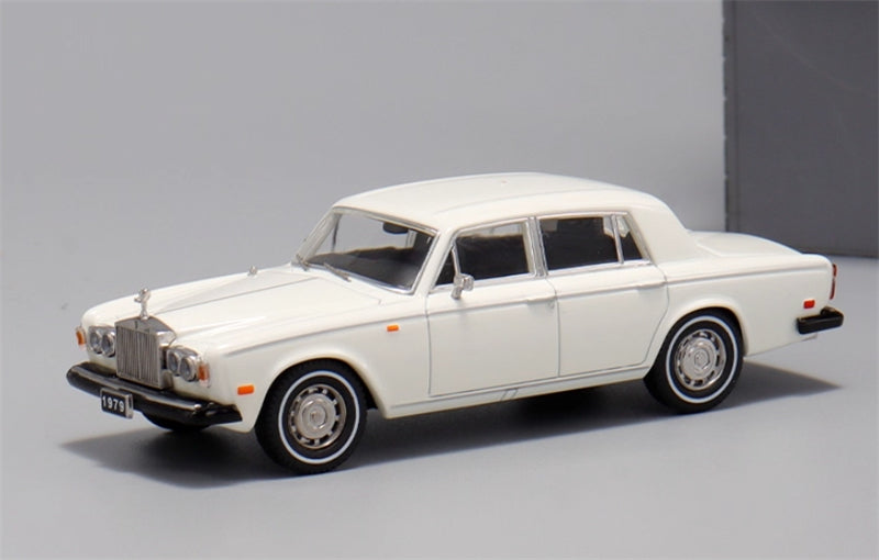 GFCC 1979 Rolls Royce Silver Shadow II Luxury Classic Car White Limited Edition 499PCS ONLY 1:64 car Pre-built Model view1