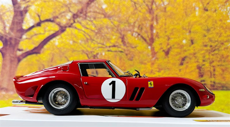 CMC Ferrari 250 GTO Winner 1000km Paris 1962 #3987 (LHD) Montlhery / R. Rodriguez #1 Limited Edition Red 1:18 Car Pre-a Model