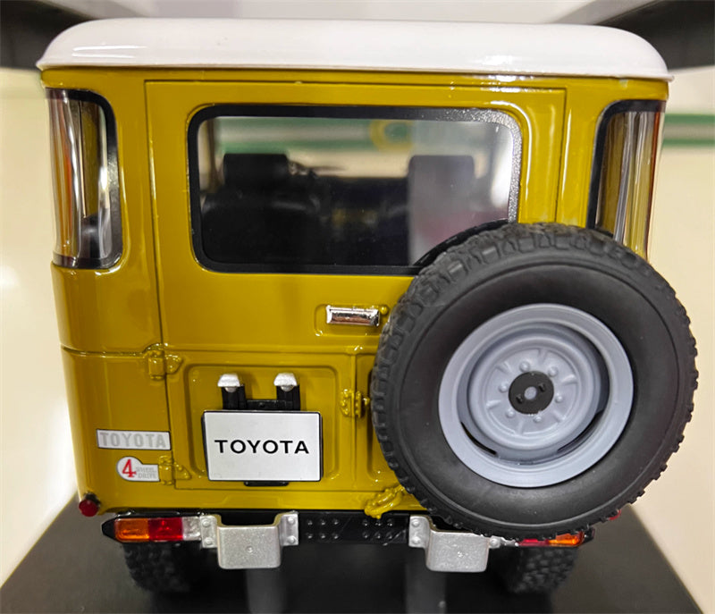 CULT FJ40 Toyota Land Cruiser 1:18 Car Pre-built Model