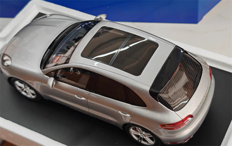 1:18 Porsche Macan Turbo silver Spark Resin Car Model view8