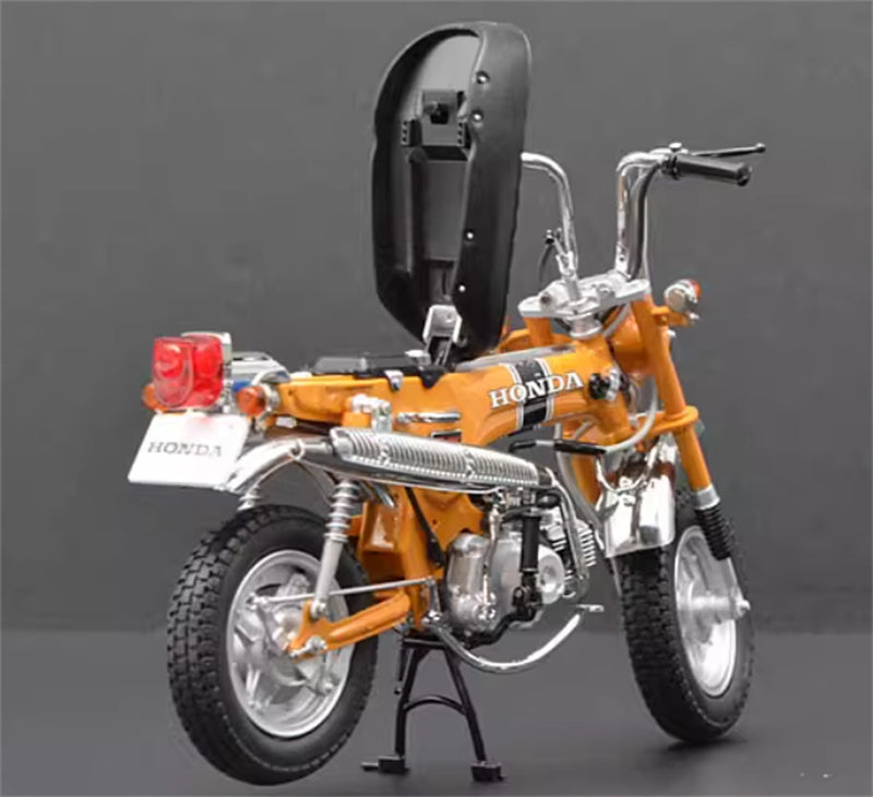 EBBRO HONDA DAX ST50 1969 orange 1:10 motorcycle Pre-built Model view5