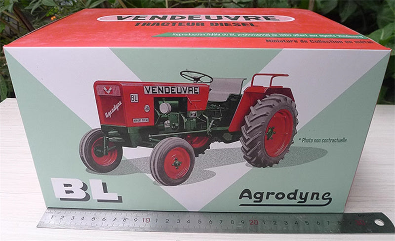 Universal Hobbies VENDEUVRE BL Agrodyne Classical tractor 1:16 Truck Pre-built Model