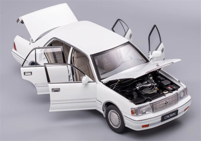 KengFai Toyota Crown 155 white 1:18 Car Pre-built Model view8