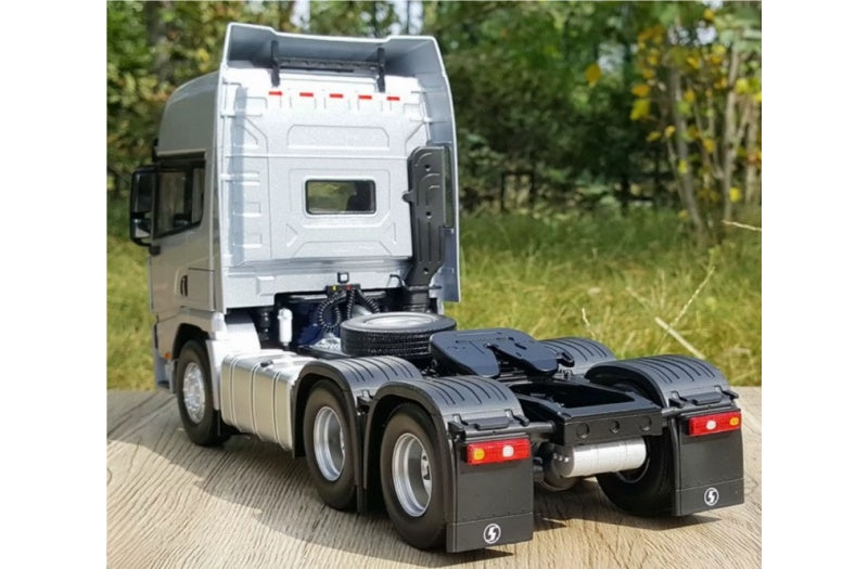 SHACMAN Delong X5000 Tractor silver 1:24 Truck Pre-built Airliner Model Display view2