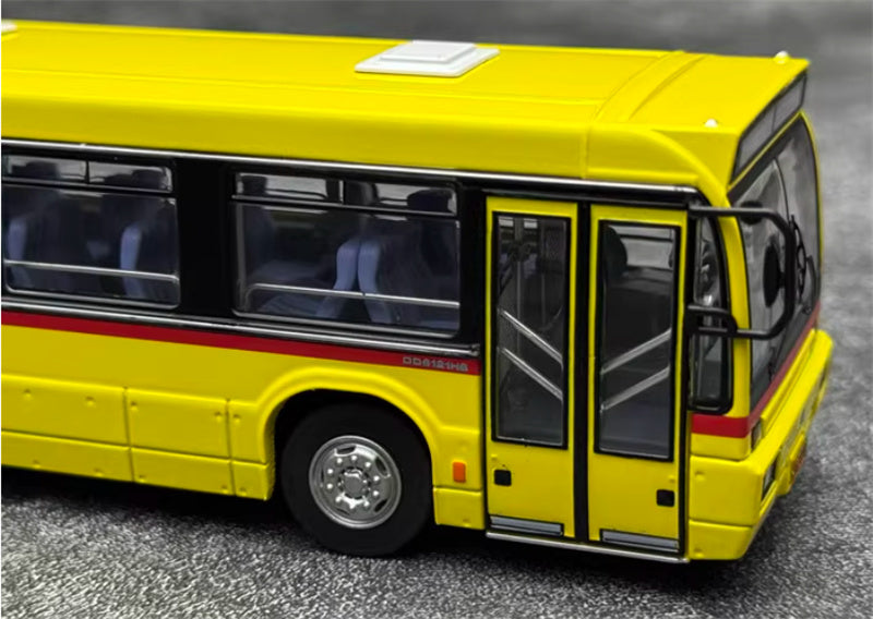 AUTO-GLIMPSE Huanghai DD6121HS City Bus Air-conditioned version yellow 1:64 Bus Pre-built Model view10