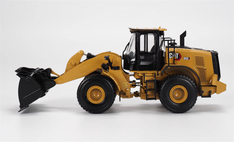 CATERPILLAR 950 Wheel Loader Yellow 1:50 Truck Pre-built Model