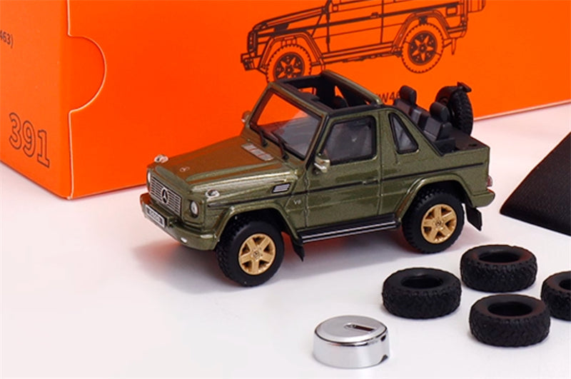 GCD Mercedes benz G500 two-door short-wheelbase convertible off-road with roof comes with 4 tires green LHD 1:64 Car Pre-built Model view7