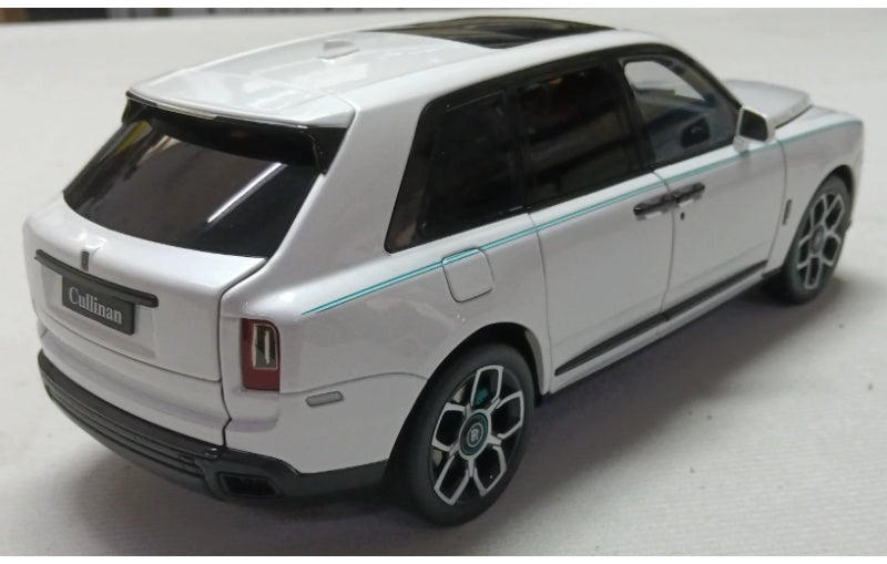 1:18 Cullinan Rolls-Royce BB wheel Limited Edition 200PCS ONLY White blue double waistline Diecast Model view3