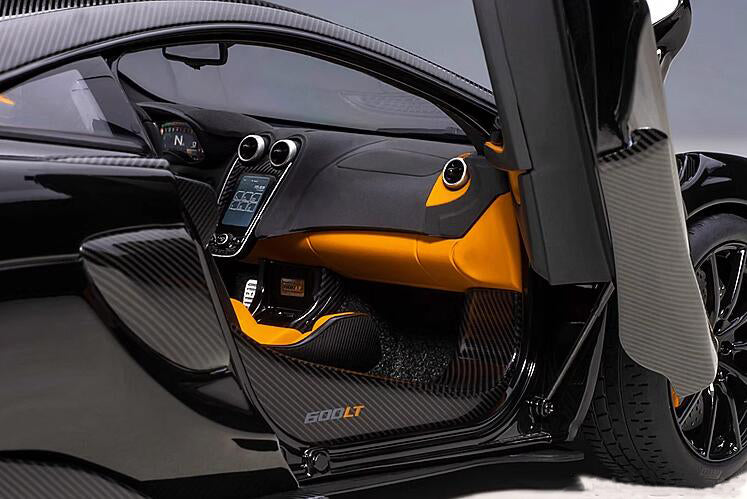 AUTOART McLaren 600LT sports car black 1:18car Pre-a Model