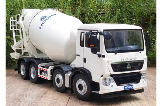 Sinotruk HOWO 8x4 TX Mixer Truck 1:24 Truck Pre-built Airliner Model Display view1