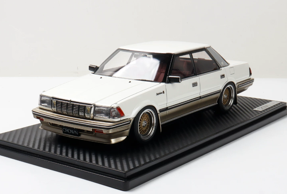 1:18 Toyota Crown G (120)  white  IGNITION MODEL 3.0 Golden Wheel Resin car Model