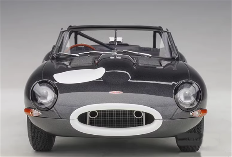 AUTOART JAGUAR LIGHTWEIGHT E-TYPE Dark grey 1/18car Pre-a Model