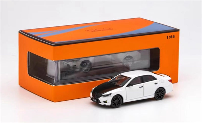 GCD Toyota Mark X White Black Bonnet RHD 1:64 Car Pre-built Model view8