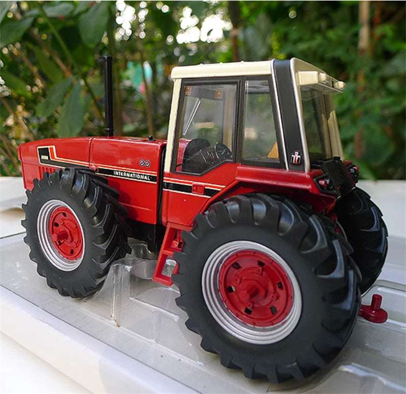ERTL CASE IH 3588 2+2 International Agricultural Tractor Red 1:32 Truck Pre-built Model