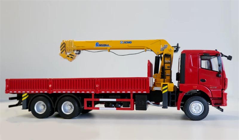 1:35   G SQS350-5 XCMG  Red/Yellow Diecast Model