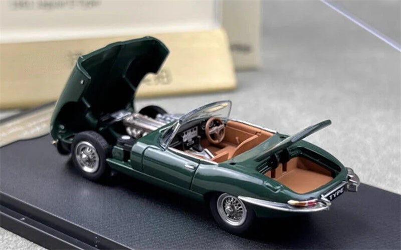 GFCC 1961 Jaguar E-Type Roadster Convertible British Green Limited Edition 499PCS ONLY RHD 1:64 car Pre-built Model view7