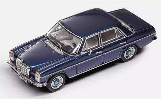 Max well Mercedes Benz 200 W114 Metallic Blue 1:64 Car Pre-built Airliner Model Display view1