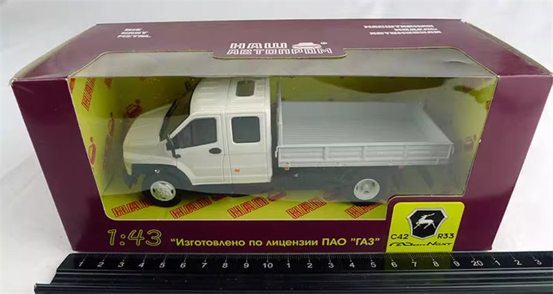 HAW RA3 C42 R33 Soviet Union Russian civilian pickup truck white 1:43 Truck Pre-built Model