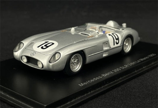 Spark Mercedes Benz 300 SLR #19 24H Le Mans 1955 J.M.FANGIO silver 1:43 Model view1