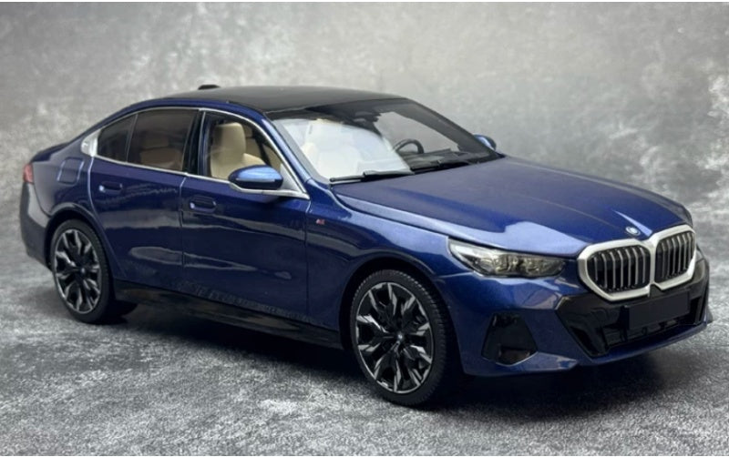 1:18 BMW I5 2023 Blue MINICHAMPS DIECAST Car Model