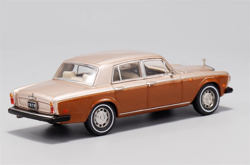 GFCC 1979 Rolls Royce Silver Shadow II Luxury Classic Car Gold Limited Edition 499PCS ONLY 1:64 car Pre-built Model view4