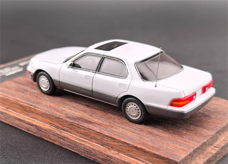Fine works 64 Lexus LS400 White w/ gray skirt edge Ordinary wheels Limited Edition 500PCS ONLY 1:64 Car Pre-built Model view6
