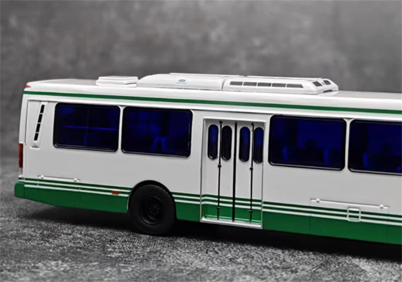 AUTO-GLIMPSE Flxible Shanghai 71 City Bus Air-conditioned version Light green white 1:64 Bus Pre-built Model view4