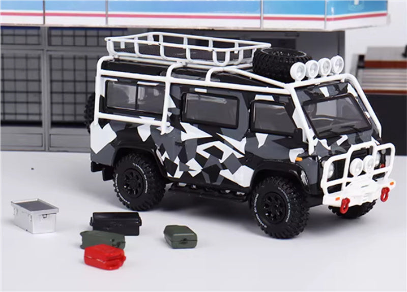 Master Land Rover Defender Van Black white camouflage coating with accessories 1:64 Car Pre-built Airliner Model Display view4