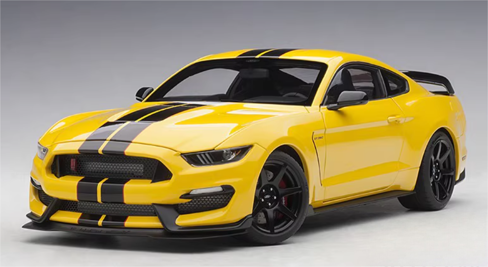 AUTOART Ford GT350R Mustang Yellow 1:18 Car Pre-built Model view1